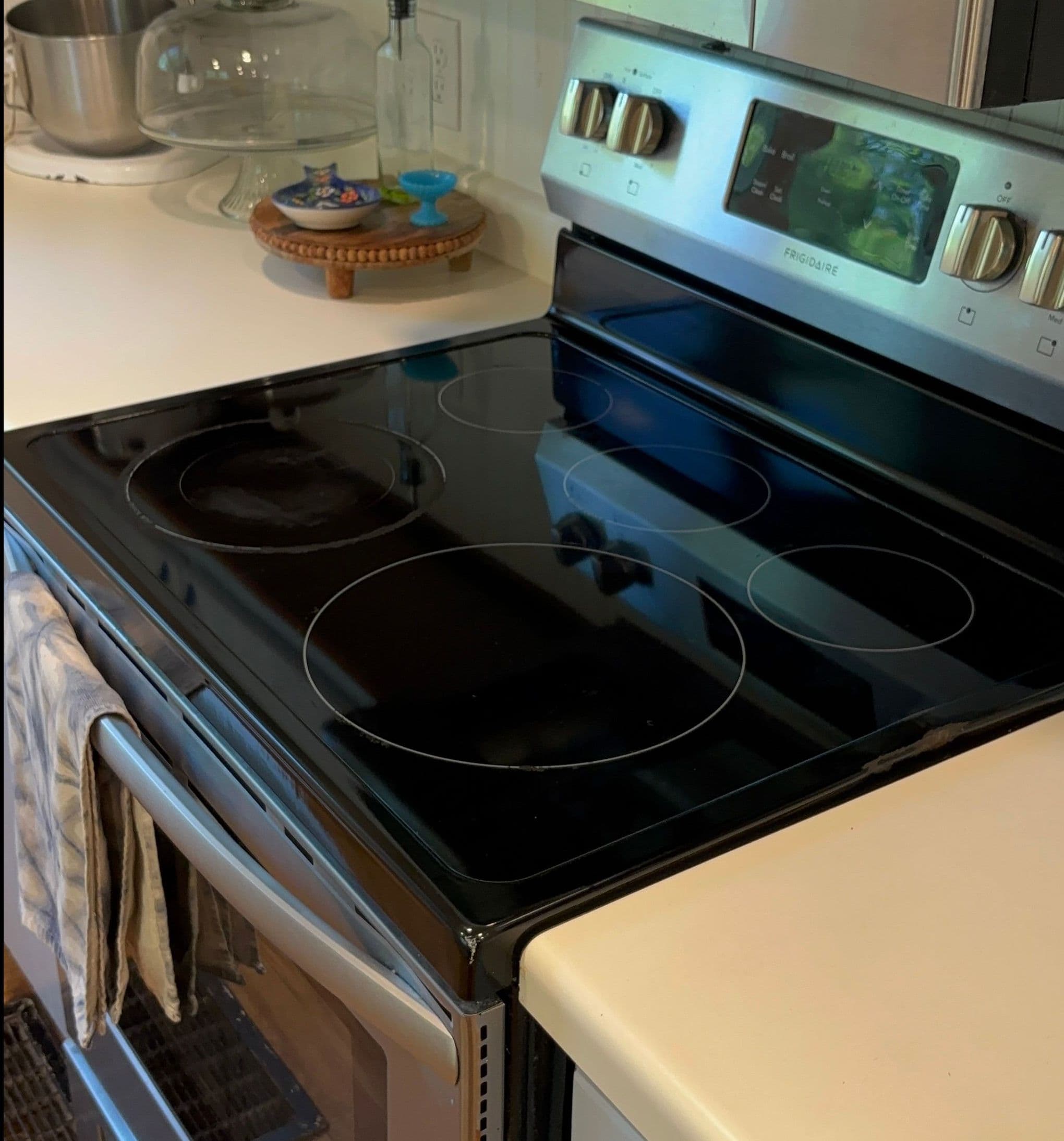 Residential deep cleaning before and after